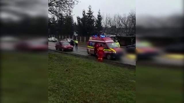 Accident mortal în Bistrița. Un tânăr de 26 de ani a fost lovit în plin de o maşină şi de un microbuz