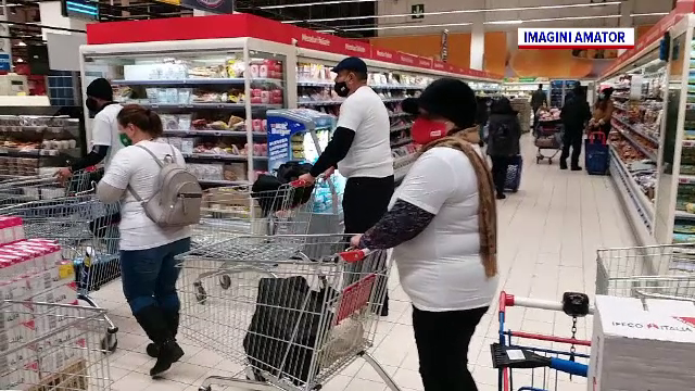 Victorie a societăţii civile, după ce o tânără ar fi fost bătută de un agent de pază dintr-un hipermarket