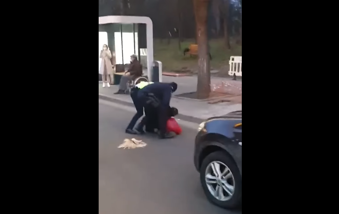 Poliția Română, reclamată pentru abuz și tortură de o femeie transgender. "M-am simțit umilită"