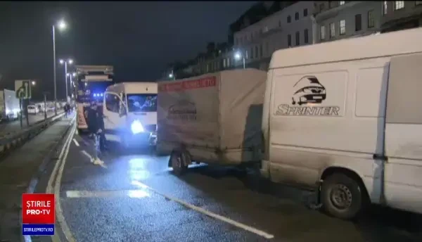 Frustrare și furie printre miile de șoferi blocați, în continuare, la Dover. „Mă simt foarte rău”