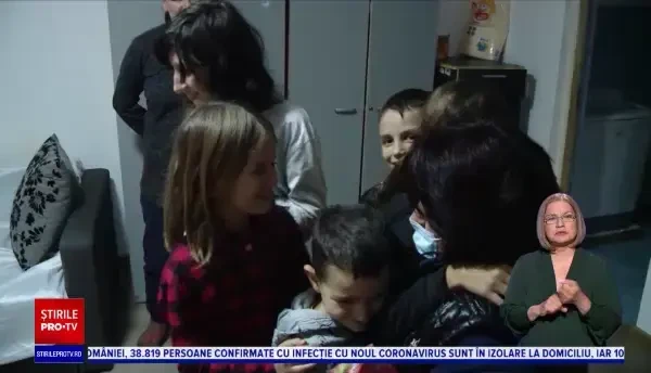 15 familii din Iași vor petrece sărbătorile în casă nouă, datorită părintelui Dan Damaschin