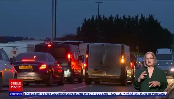 Furie printre miile de șoferi blocați de trei zile la Dover, printre care și români. „Mă simt foarte rău”