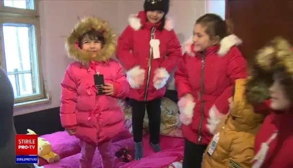 Câțiva voluntari din județul Dâmbovița aduc zâmbete pe chipurile celor necăjiți. Vor să contruiască o casă pentru o familie