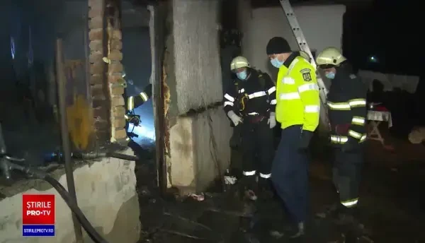 Tragedie de Ajun, în Dâmboviţa. Un bărbat a murit ars de viu în propria casă