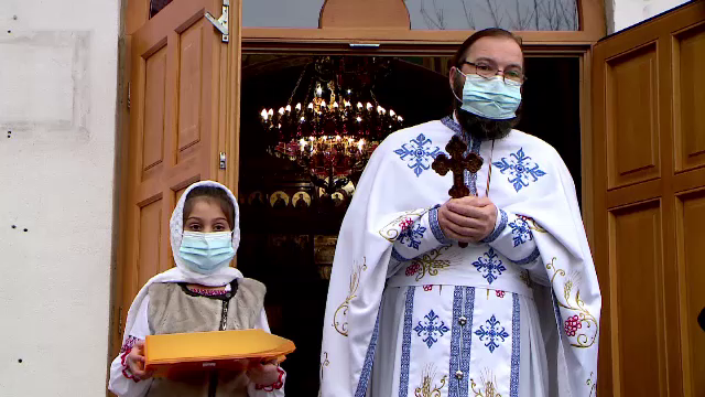 Case noi pentru 15 familii nevoiașe din Iași. Preotul care le-a ajutat: „Nu poţi să rămâi indiferent”