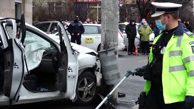 Tragedie de Crăciun. Doi tineri au fost spulberați de o mașină pe trotuar, în Baia Mare