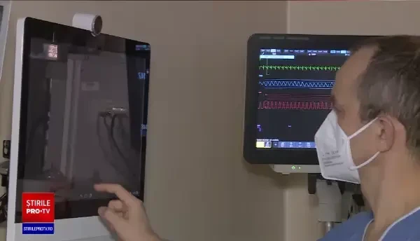 Bebelușul găsit în București va fi scos de pe ventilator. Ce se va întâmpla cu femeia care l-a abandonat