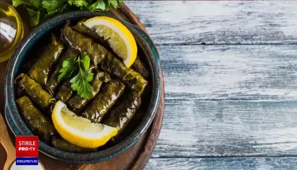 Sarmalele, nelipsite de pe masa de Crăciun, au rețete diferite în funcție de regiune