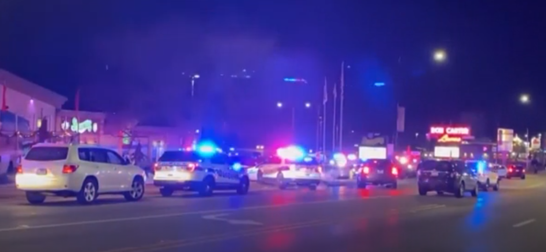 Atac armat la o sală de bowling din statul american Illinois. Cel puțin trei persoane au murit