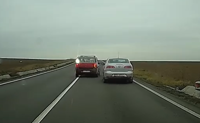 VIDEO. Un șofer cu Logan a depășit pe linie continuă și a fost aproape de accident. Ce a decis Poliția