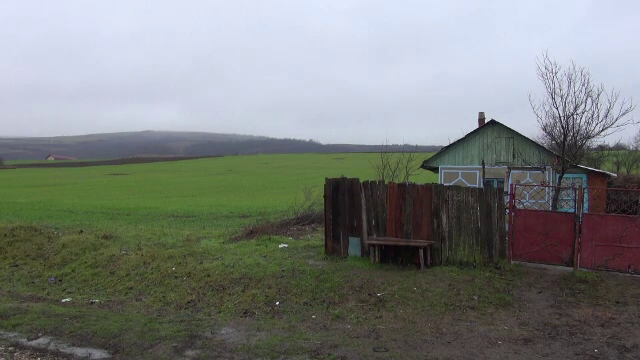 Mister în județul Bacău. Doi bărbați au fost găsiți morți într-o casă, după ce timp de 2 zile nu au răspuns la telefon