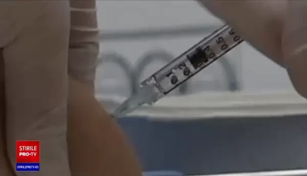 Eficiența și eventualele reacții adverse ale vaccinului anti-Covid vor fi monitorizate. Anunțul Ursulei von der Leyen