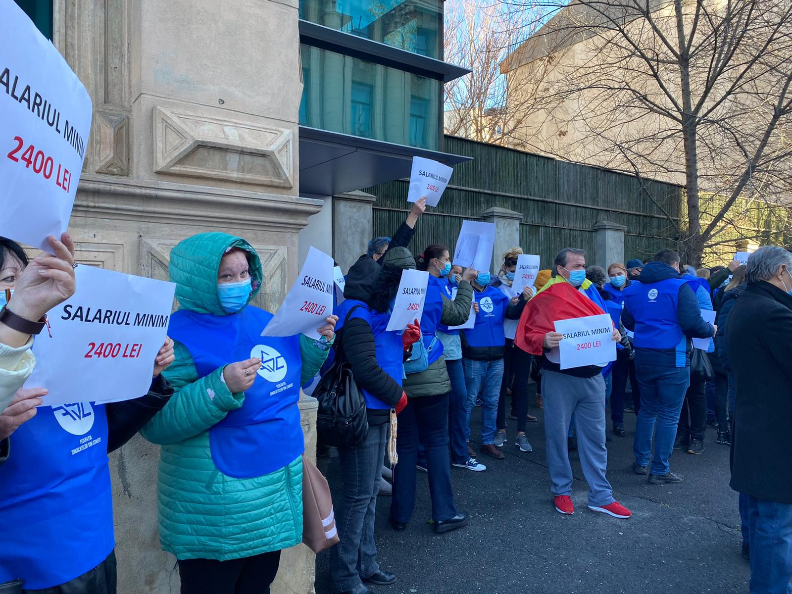 Proteste faţă de creşterea insuficientă a salariului minim. Sindicalist: Vom continua lupta