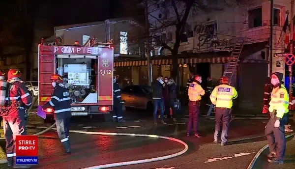 Incendiu la un restaurant din Capitală, luni noapte. Angajații au reușit să iasă pe fereastră