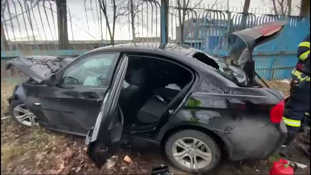 Mașină distrusă într-un accident în Târgoviște. Ce s-a întâmplat