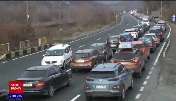 Aglomerație în stațiunile de la munte. Au început să sosească cei care refuză să petreacă Revelionul acasă