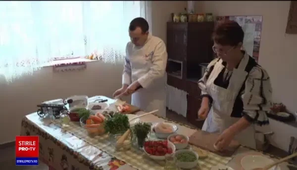 Salata de boeuf, varianta românească. Secretul reţetei originale s-a pierdut pentru totdeauna