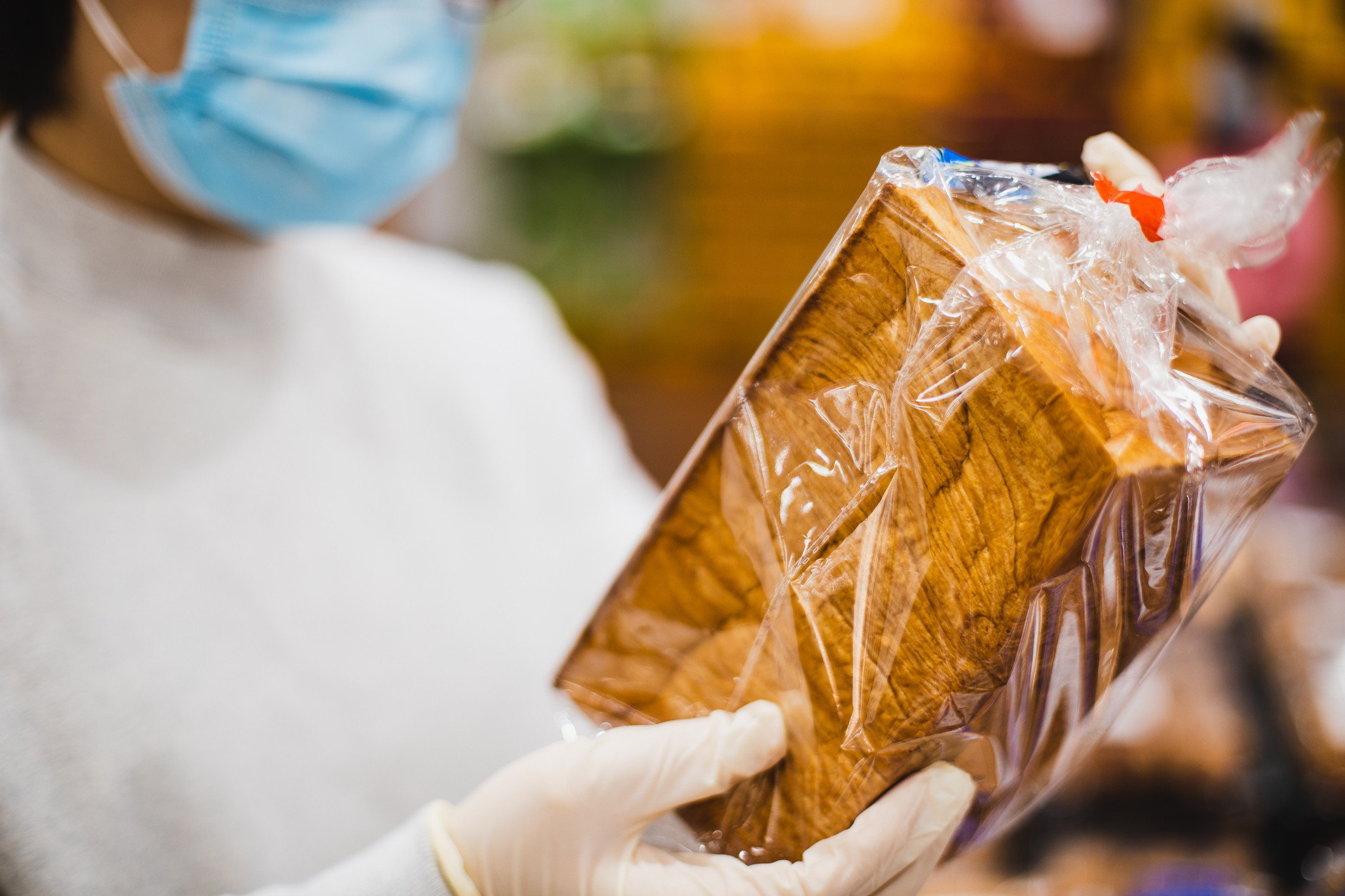 Seceta din 2020 începe să ne "ardă" la buzunar. Ce alimente s-au scumpit. Fermier: „Nu ştim unde se va opri”