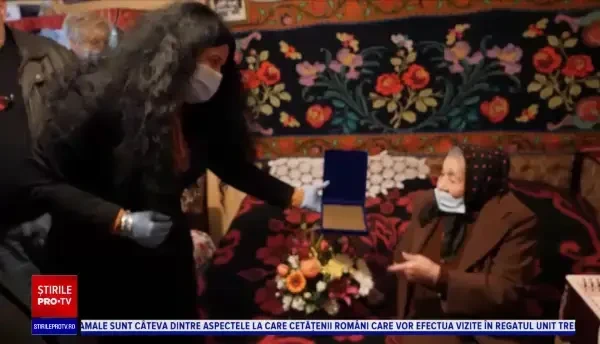 O femeie din Dâmbovița a împlinit 100 de ani și citește fără ochelari. Care este secretul longevității sale