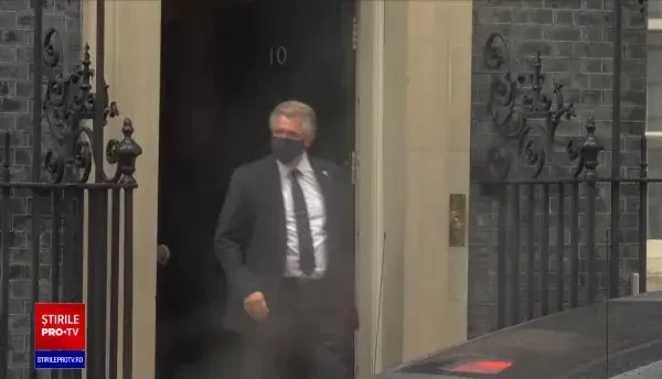 SUA ar putea vaccina un milion de oameni pe zi. Trump îi contrazice iar pe medici