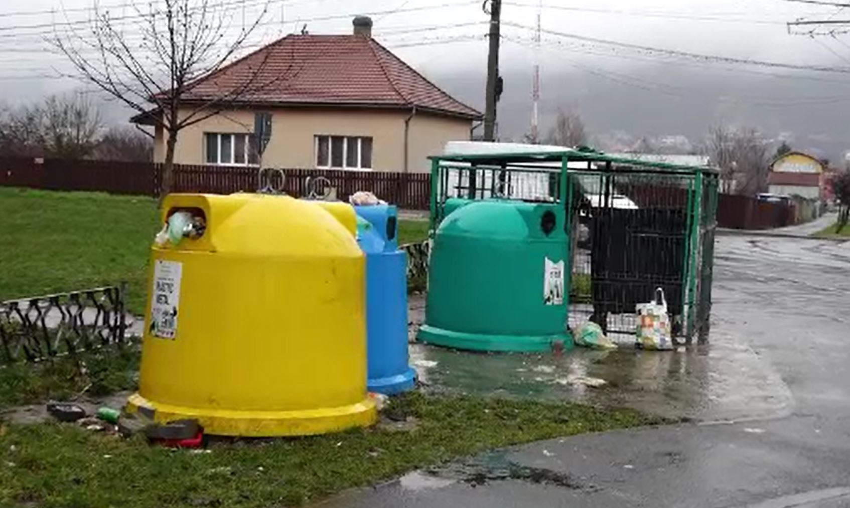 Caz șocant în Baia Mare. Un bebeluș de numai șase luni a fost abandonat la tomberon