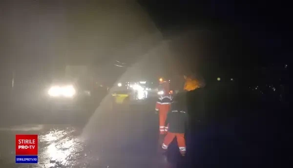 Inundațiile au făcut prăpăd în țară. Cum arată localitățile după ce au fost lovite de viituri. GALERIE FOTO