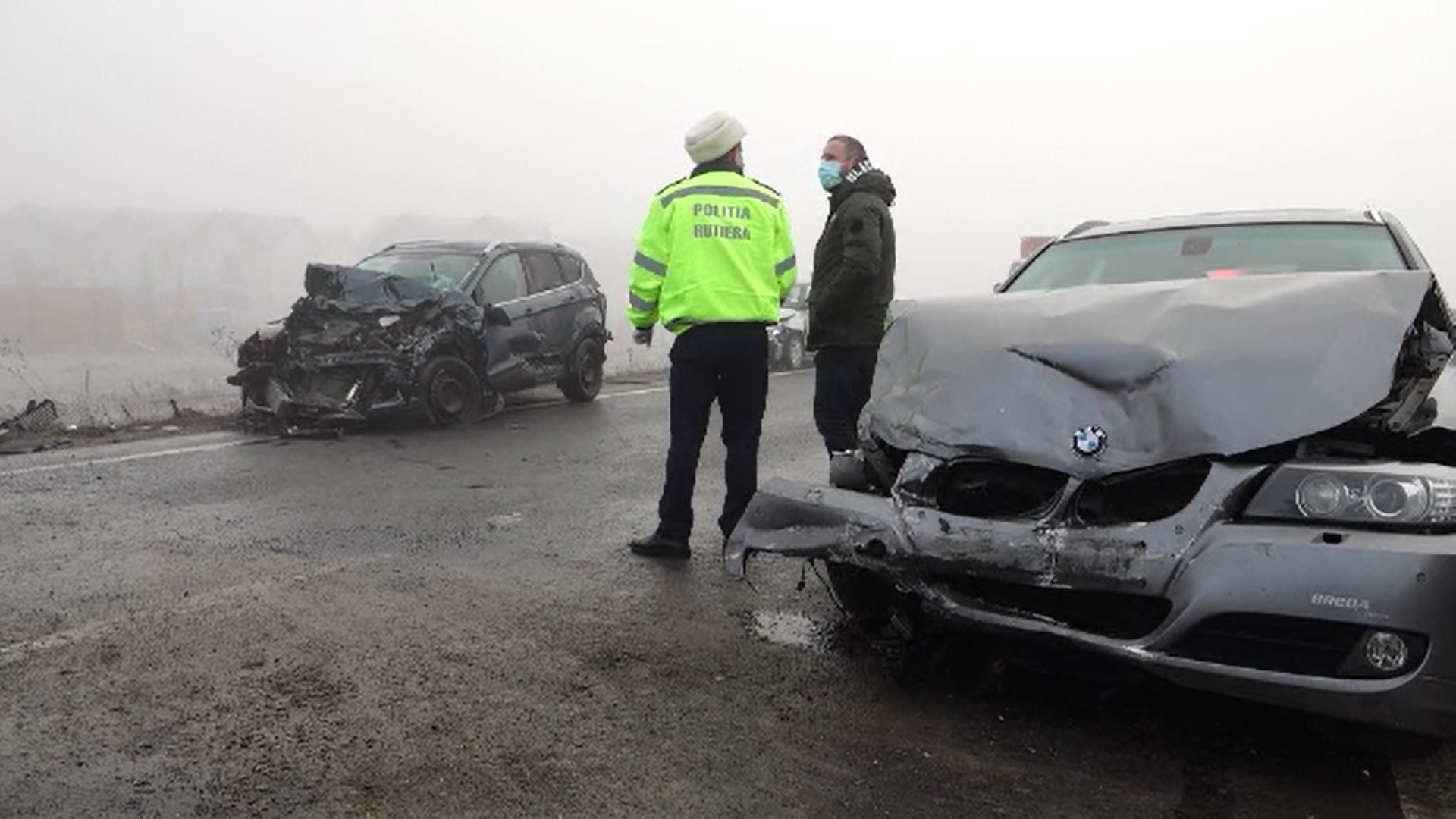 Carambol pe şoseaua ocolitoare a Brașovului. 23 de maşini au fost distruse