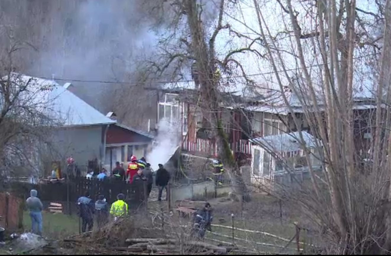 Tragedie în Dâmbovița. Un bătrân și-a găsit sfârșitul lângă afumătoare