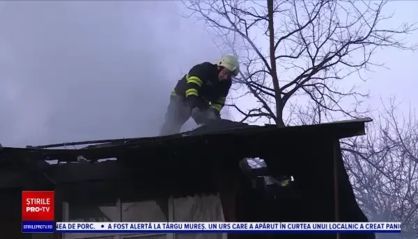 Tragedie în Dâmbovița. Un bătrân și-a găsit sfârșitul lângă afumătoare