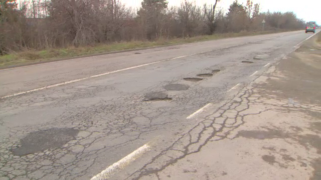 Centura Capitalei, plină de gropi. De ce administratorii drumurilor nu sunt traşi la răspundere