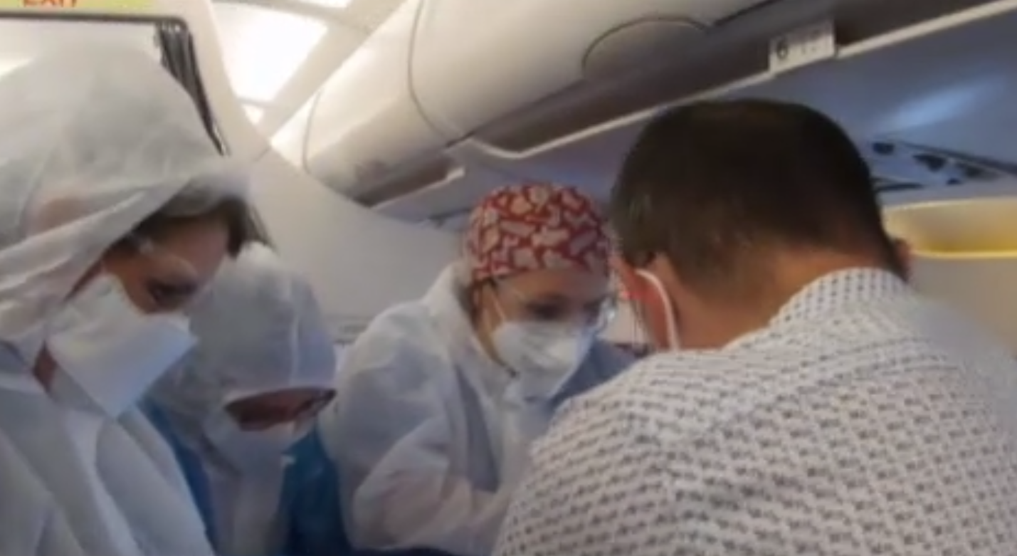 Doi bebeluşi cu malformaţii cardiace grave au fost transferați în Italia. Unul dintre ei a avut și Covid-19