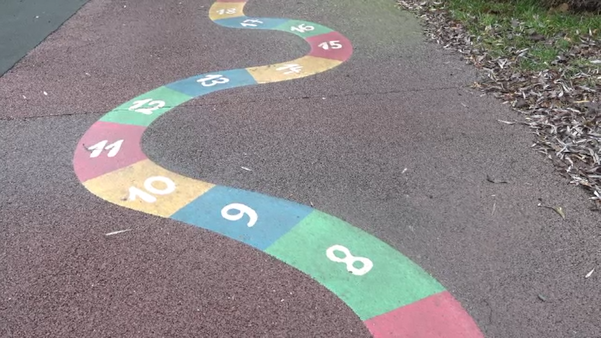 Dascăli îndrumați să participe la cursuri de numerologie. Reacția Ministrului Educației