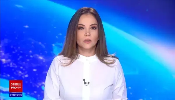 Accident cu trei victime în București, după ce o ambulanță SMURD a intrat în refugiul unui tramvai