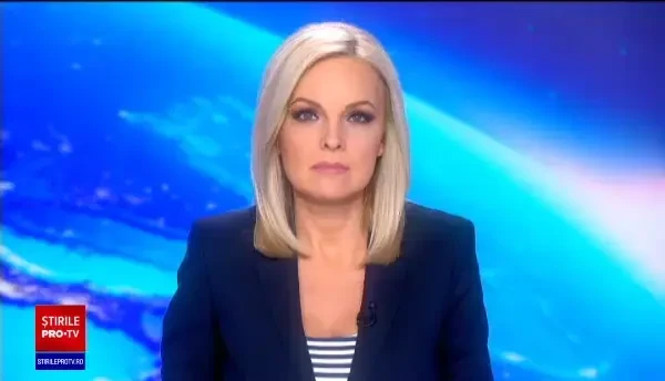 Un crater imens, de 2000 mp şi 20 m adâncime, s-a format în Napoli. GALERIE FOTO