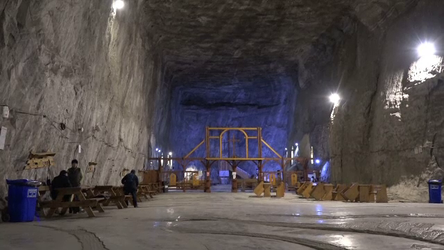 Salina Praid, unul dintre cele mai încântătoare locuri din Translivania. Aerosolii de aici vindecă boli