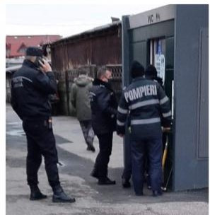 Bunica și nepoata ei de 3 ani au rămas blocate într-o toaletă ”inteligentă” din Baia Mare