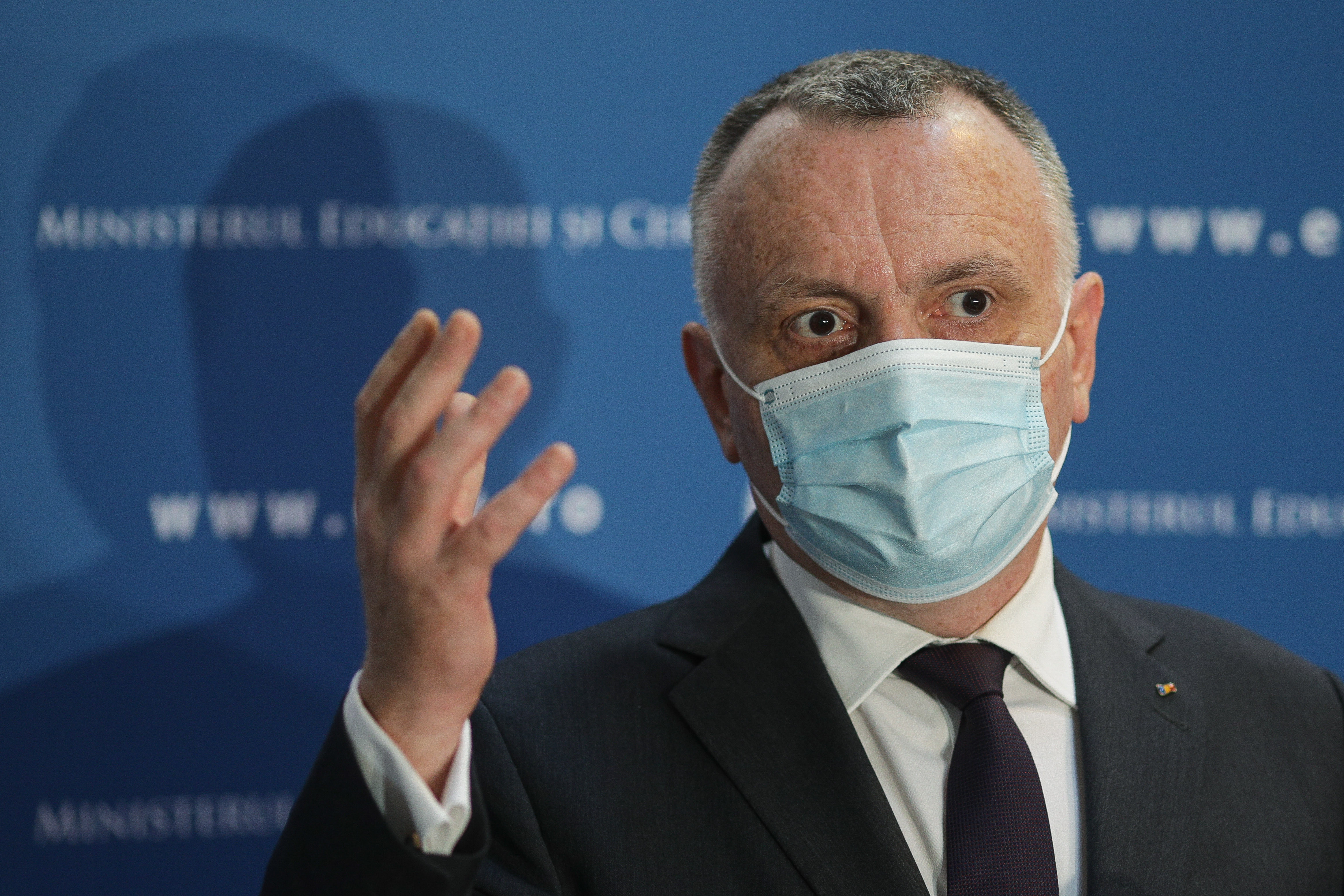 Ministrul Cîmpeanu a anunțat când vor fi recuperate cele 2 săptămâni de vacanță