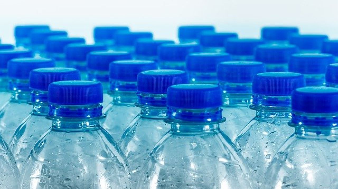 UE impune limite stricte pentru substanțele chimice eterne în ambalaje alimentare