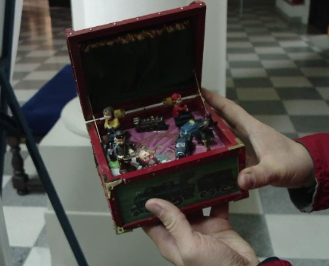 Jucării vechi de aproape 100 de ani, expuse la Palatul Culturii din Iași. S-ar putea înfiinţa şi un muzeu