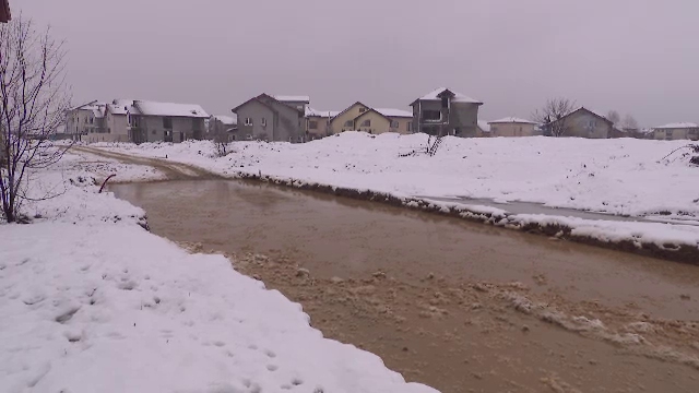 Cartierul nou din nordul Capitalei care arată a zonă de război. "Oamenii îşi riscă viaţa acolo"