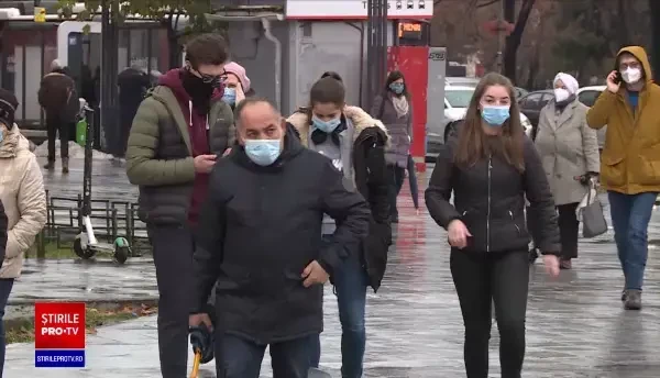 Salariul minim se mărește până la 2.300 lei din ianuarie. CCR cere Parlamentului să decidă cât crește punctul de pensie