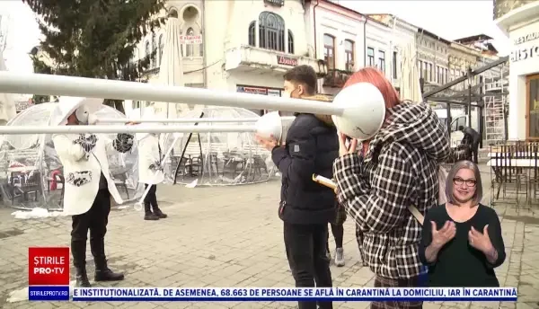 Ziua poetului Mihai Eminescu, celebrată printr-un spectacol inedit la Târgoviște. Tulumbele au marcat distanța socială