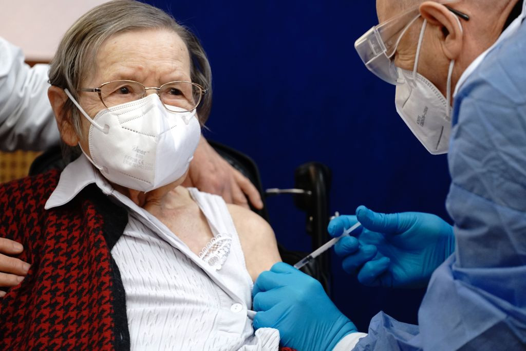 Norvegia nu a stabilit o legătură între vaccinul anti-Covid şi decesul unor bătrâni