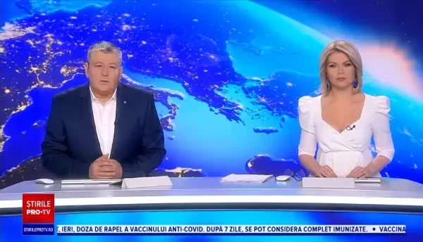 O casă a ars ca o torță în Câmpulung Muscel. Cum a reușit proprietara să se salveze