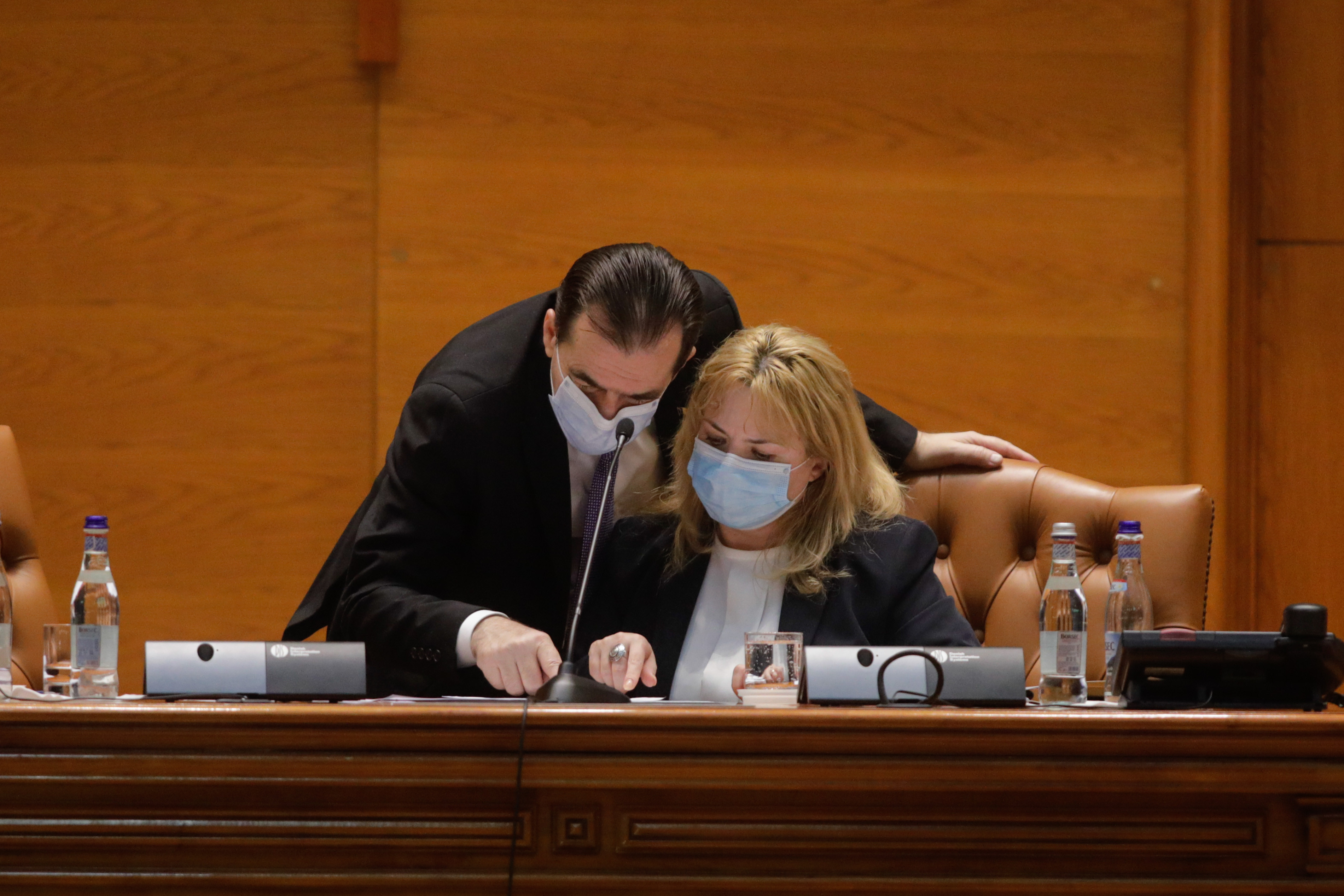 Orban și Dragu au convocat plenul Parlamentului pentru prezentarea moțiunii de cenzură