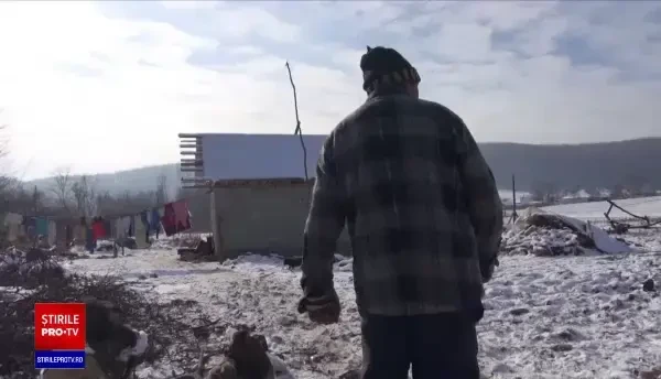 Bebeluș mort într-un incendiu la o zi după botez. Jarul căzut din sobă a aprins camera