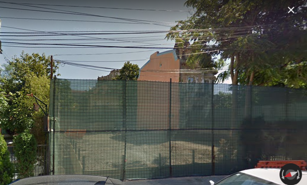 Clădire de patrimoniu, demolată ilegal în București. Doi funcționari și o polițistă locală au fost reținuți