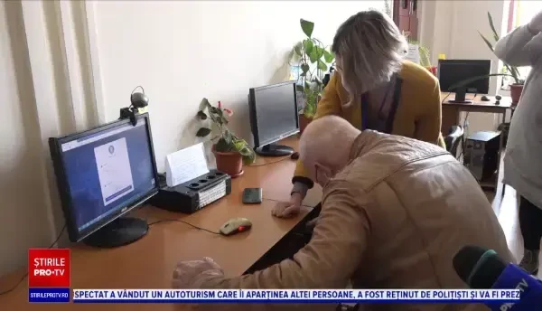 O bibliotecă din Galați oferă instruire gratuită pentru cei care nu știu să se programeze la vaccin sau să-și achite taxele