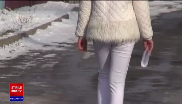 Directoarea care a apărat un profesor acuzat de hărțuire sexuală a fost demisă. Va fi audiată la poliție