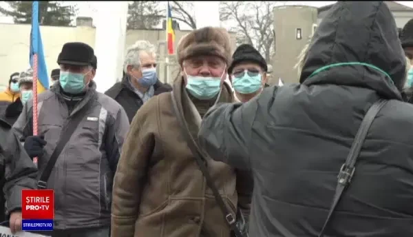 Protest la Galați. Oamenii cer mărirea pensiilor cu 40%. "Nu avem timp de aşteptat"